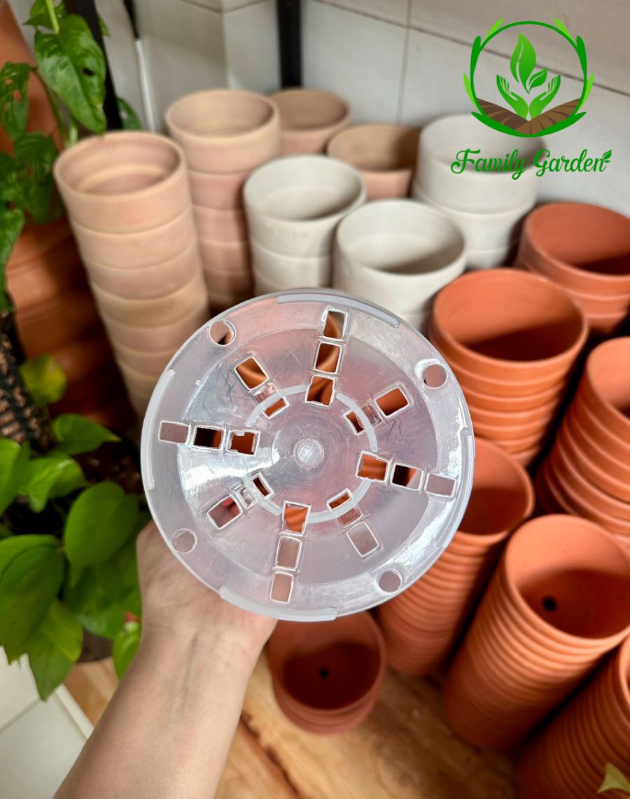 Ảnh chụp đáy chậu nhựa trong suốt Thakico - Tròn - Size thông dụng 15x14cm  | Độc quyền Family Garden
